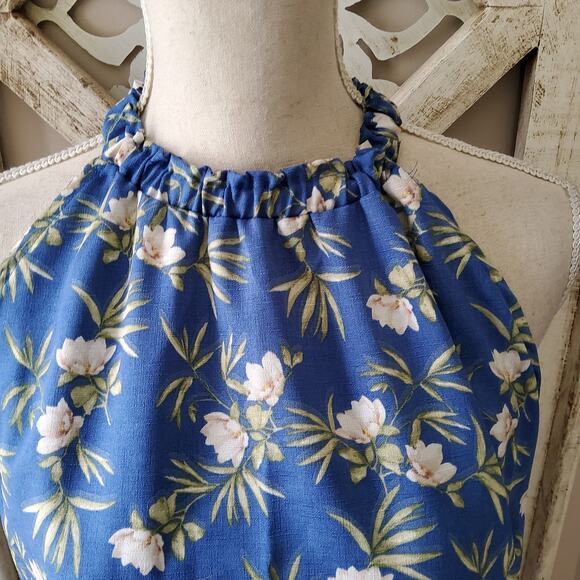 Perfect Peach Women's Sleeveless Halter Tank Top in Blue Floral - Picture 3 of 11